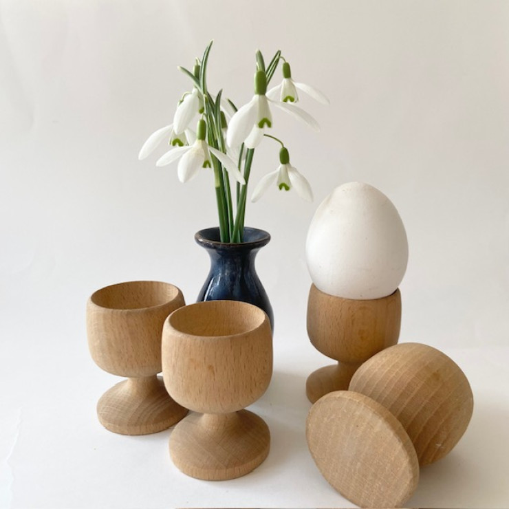 Æggebægere i træ 