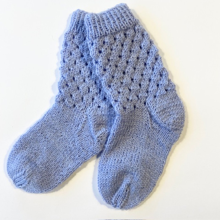 Strikkede sokker - i lavendel blå uld