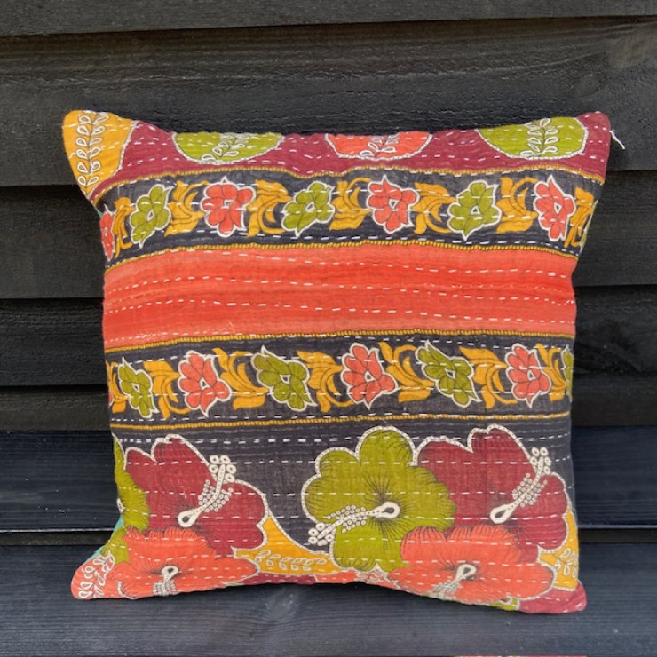 Sari pude - med store blomster